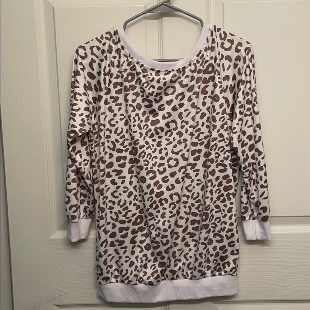 Leopard stretchy sweater